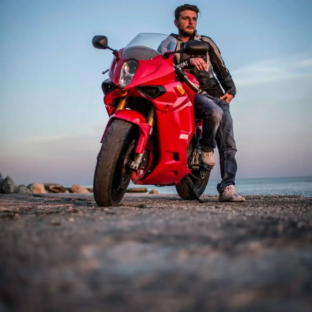 Motosiklet temalı black and grey dövme çalışması